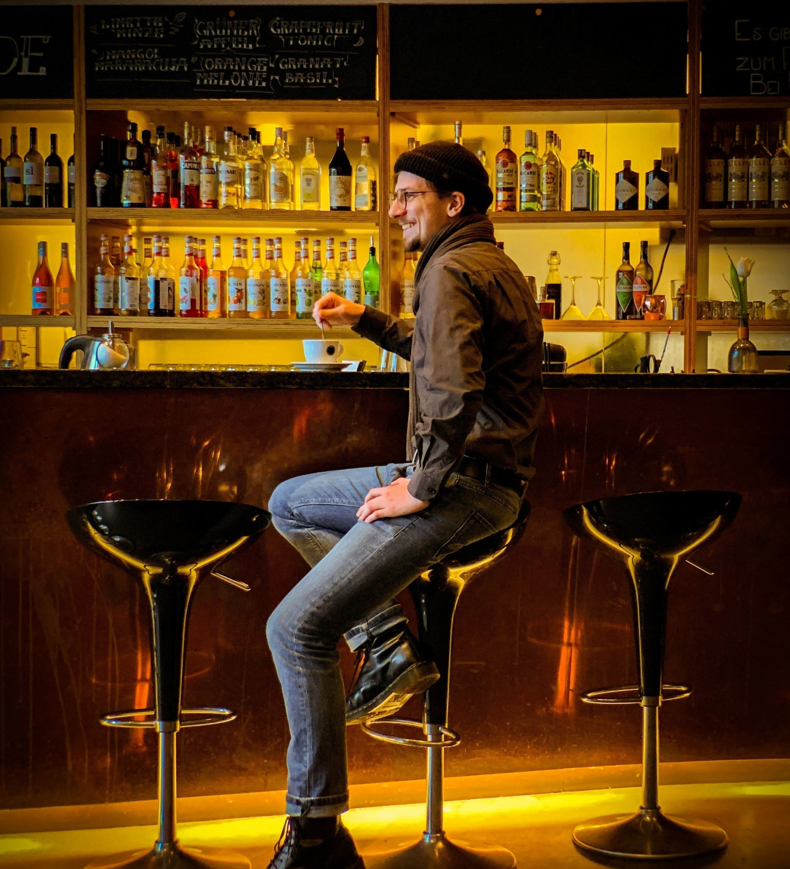 מהמשרד לבר: איך לשדרג כל לוק גברי בעזרת פריט אחד מדויק