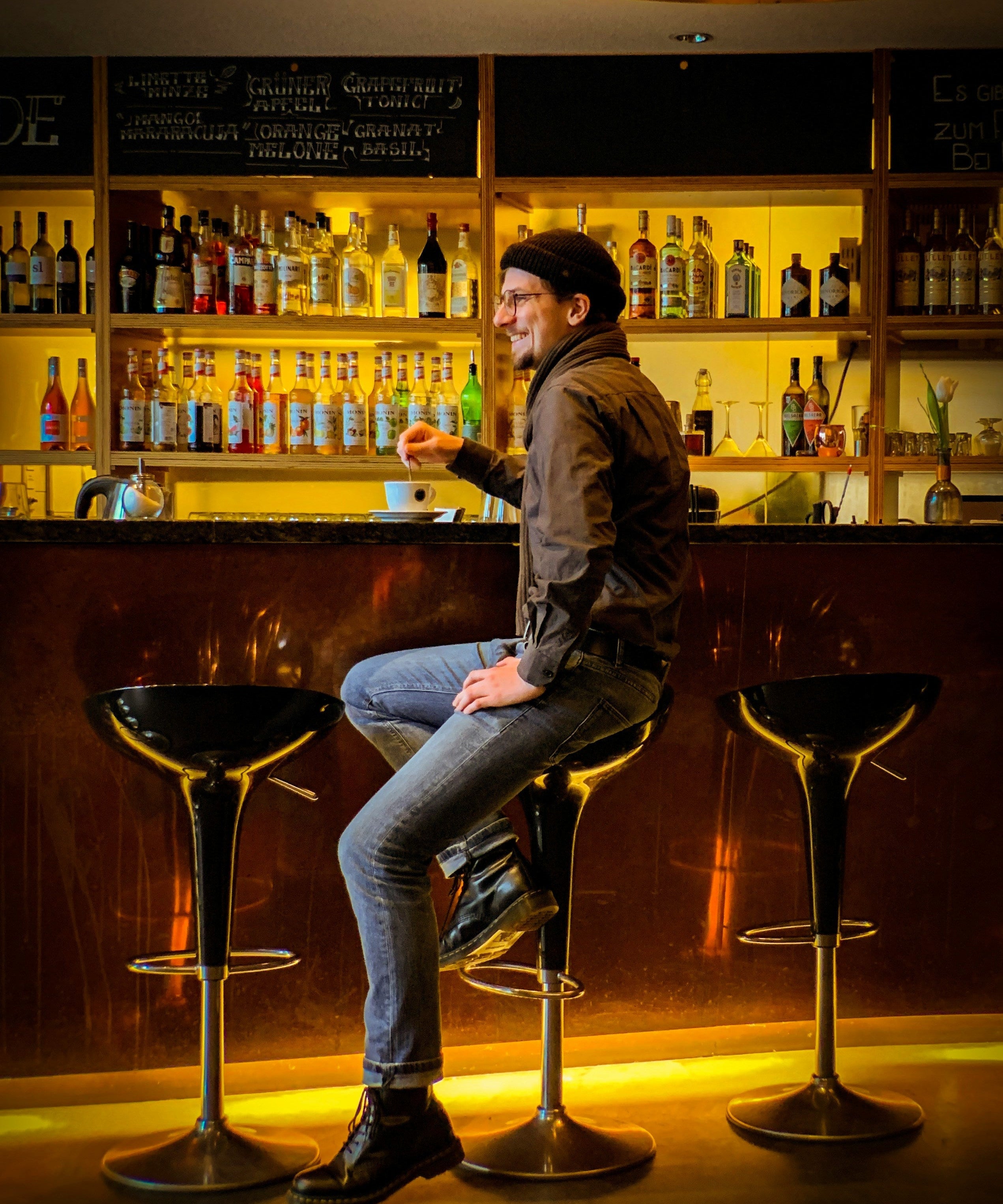 מהמשרד לבר: איך לשדרג כל לוק גברי בעזרת פריט אחד מדויק