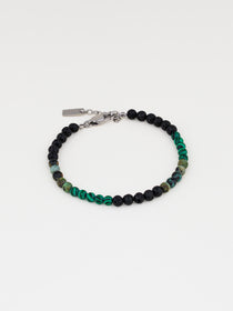 צמיד Kai לגבר, אבני מלכיט (ירוק) ולבה שחורה (4 מ"מ), גימור מט, תמונת מוצר סטודיו.