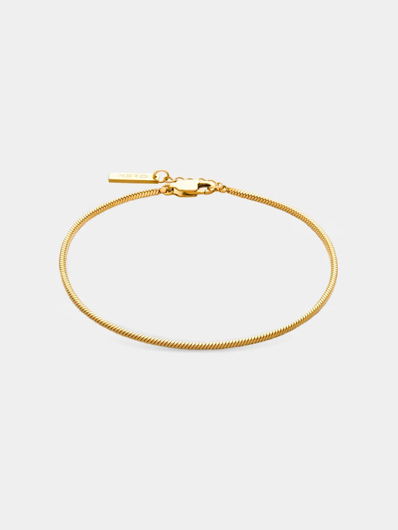 צמיד Manta לגבר בגימור זהב בעיצוב מינימליסטי עם תליון לוגו NERO