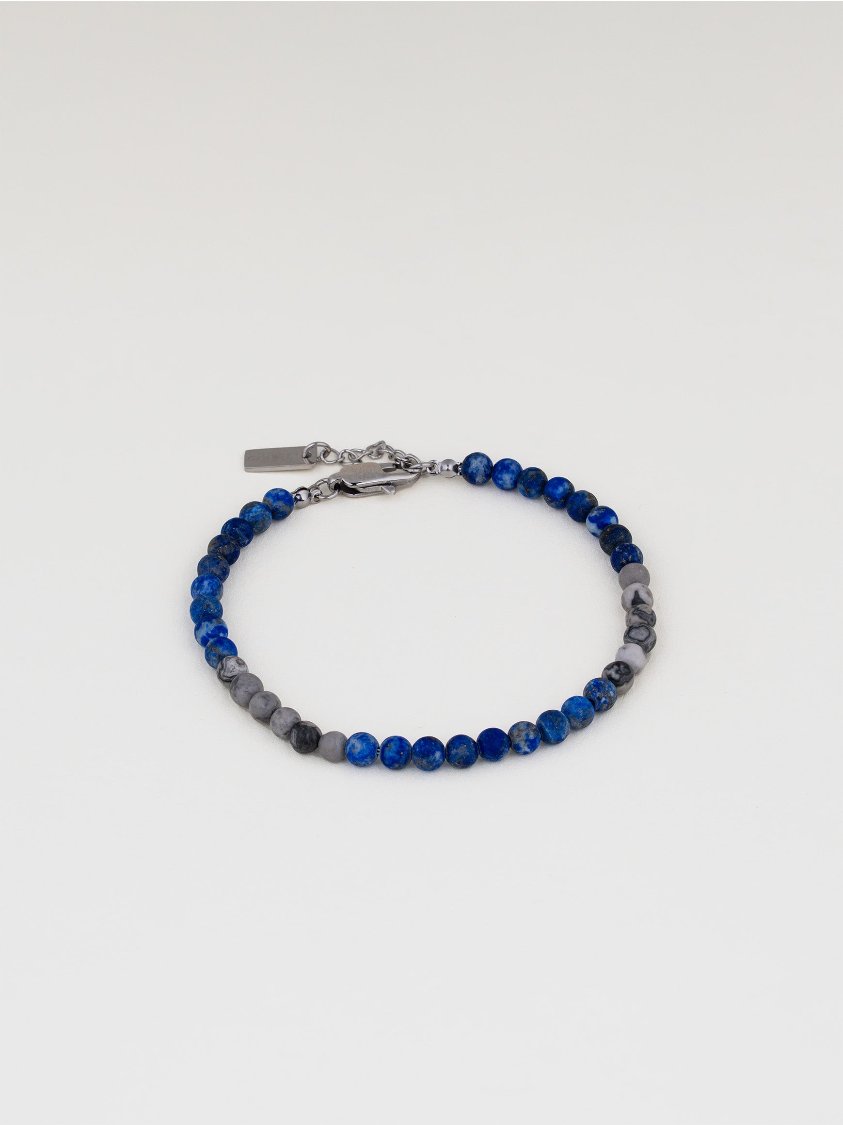 צמיד Marine לגבר, לפיס לזולי וג'ספר טבעיים, 4 מ"מ, גימור מט, תמונת מוצר סטודיו.