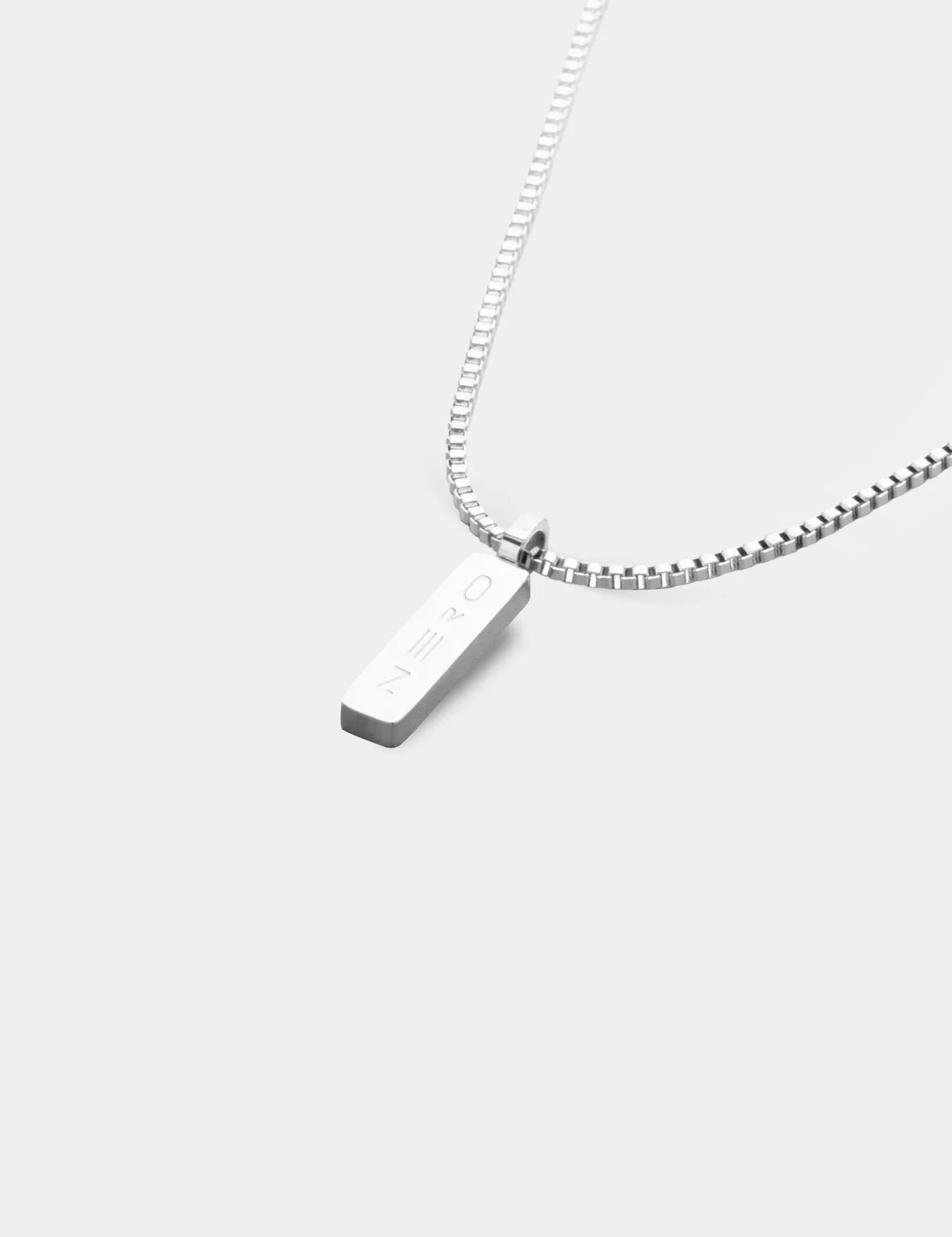 שרשרת Octopus לגבר בגימור כסוף עם תליון NERO מינימליסטי