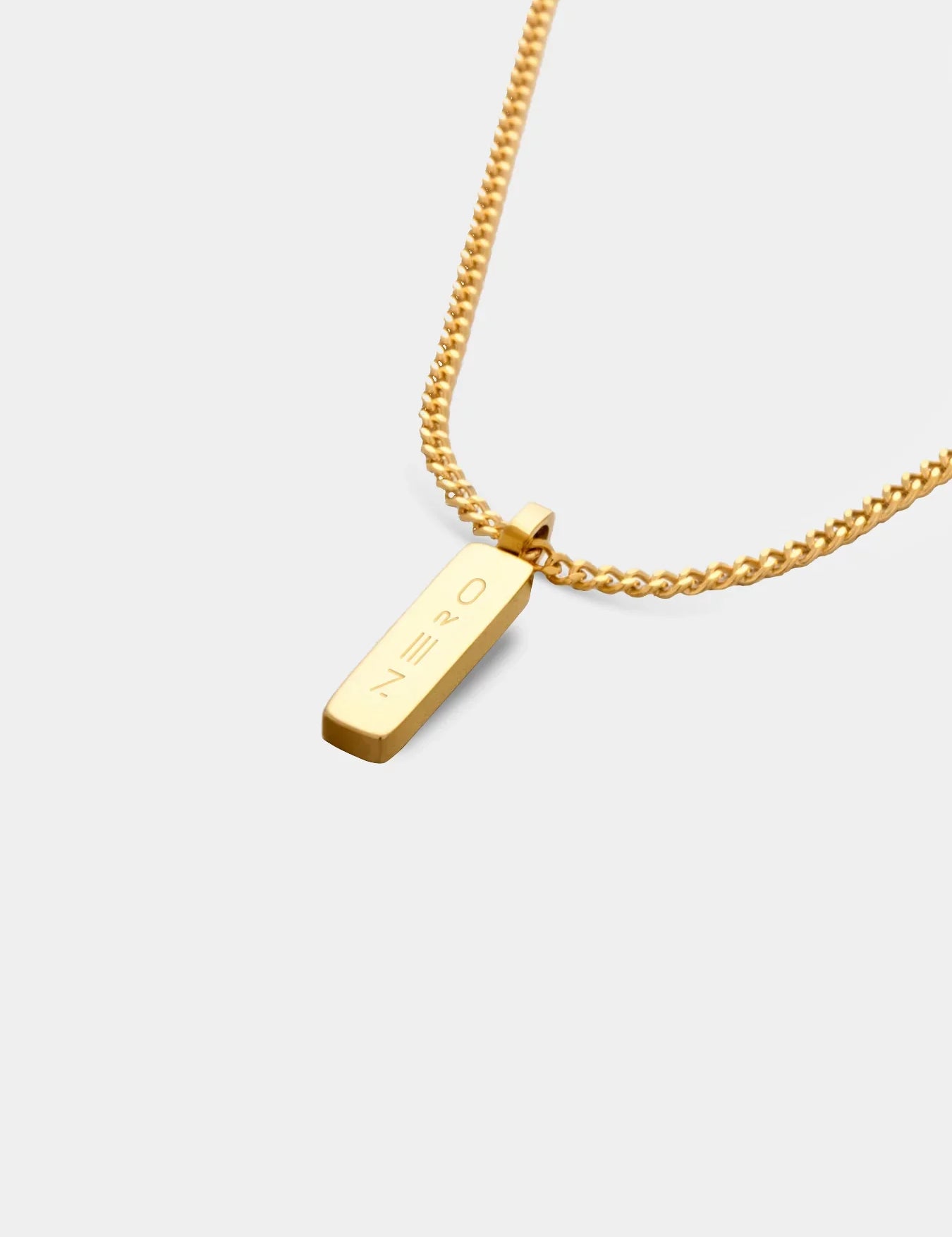 שרשרת Piranha לגבר בגימור זהב עם תליון NERO מינימליסטי