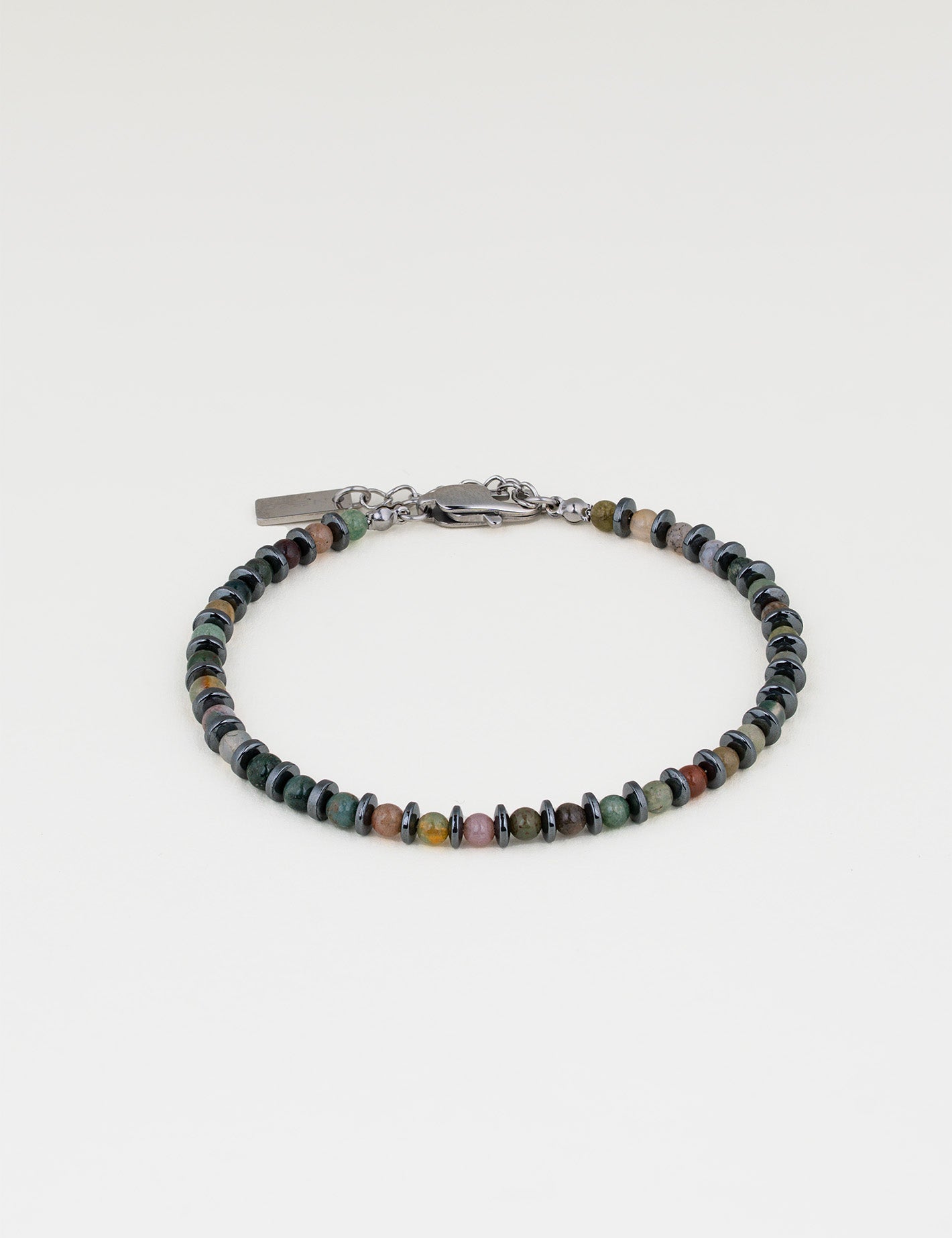 צמיד Tulum לגבר, אבני המטיט ואגט טבעיות (4 מ"מ), תמונת מוצר סטודיו.